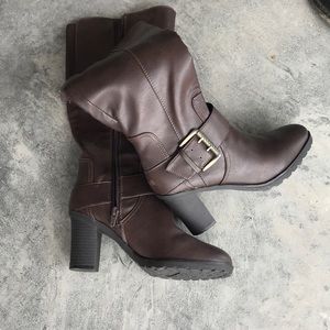 Heeled boots